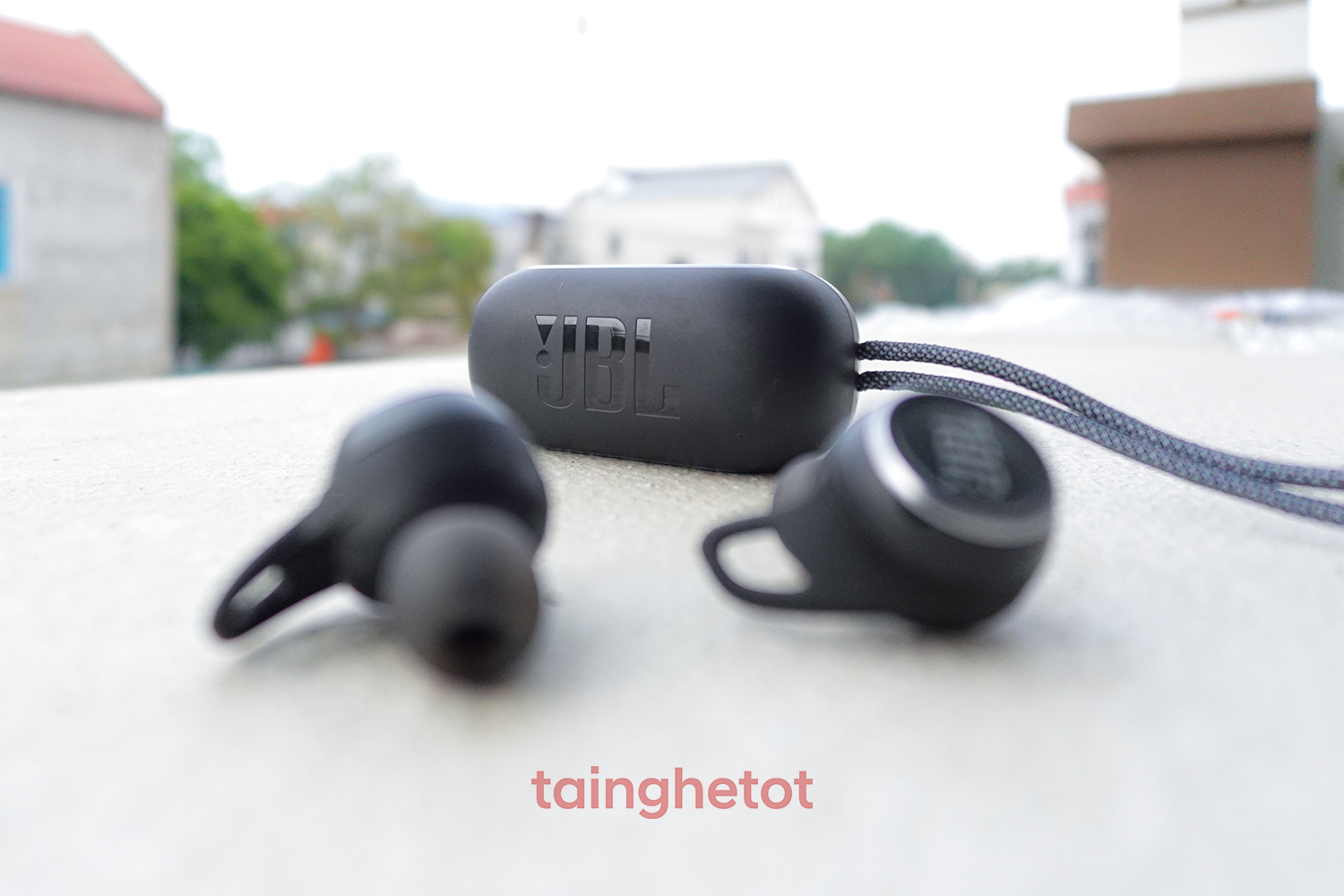 jbl-aero-tainghetot-3